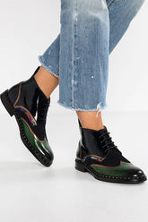 Flache Pumps mit Farbblock-Schnürung